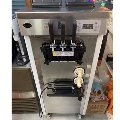 Máquina de helados blandos con 3 sabores y 1 mezcla Capacidad 120 KG