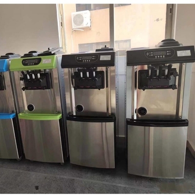 Máquina de helados blandos con 3 sabores y 1 mezcla Capacidad 120 KG