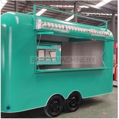 Camión de comida móvil de acero inoxidable en Europa con cocina completa y larga vida útil