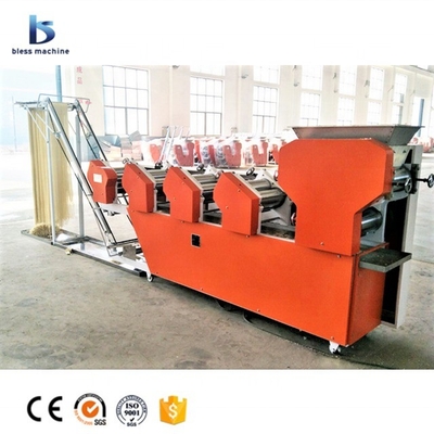 Máquina de hacer fideos Indomie china profesional con dimensiones de 2300 * 730 * 1300mm