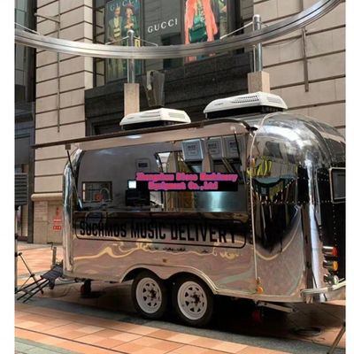 Remolque de comida personalizable con baño y nevera Su cocina móvil en ruedas