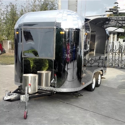 Remolque de comida rápida al aire libre de larga distancia de 85 km con mesa de trabajo de acero inoxidable duradera