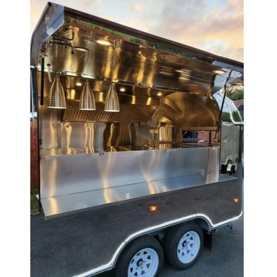 35KM-75KM/H Food Truck Trailer de catering con fácil operación y cocina totalmente equipada