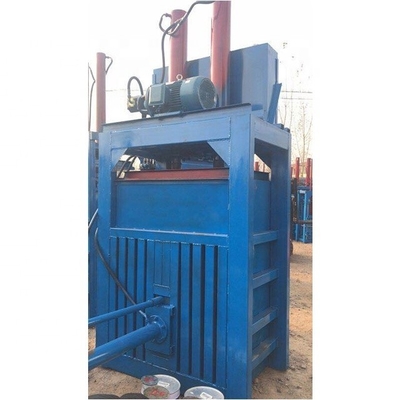 Máquina de empapar botellas de PET hidráulica 30t-100t Capacidad 5-8 bolsas por hora Compactor hidráulico