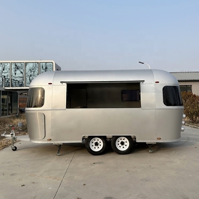 Revolucione sus servicios de catering con Airstream Beach Food Truck y Full Kitchen