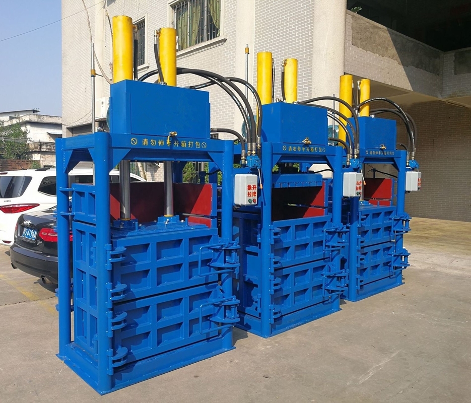 Máquina de empapar botellas de PET hidráulica 30t-100t Capacidad 5-8 bolsas por hora Compactor hidráulico